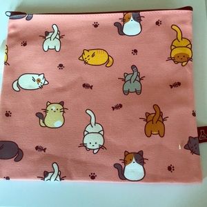NWT cats large makeup bag